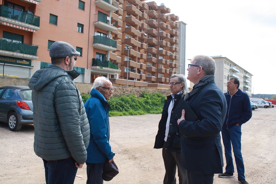Lalcalde al teu barri exterior Carrer Ample