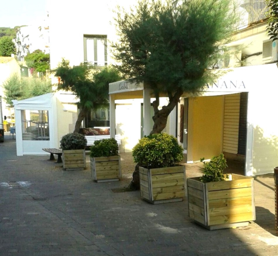 Substitució de 62 jardineres a Calella de Palafrugell