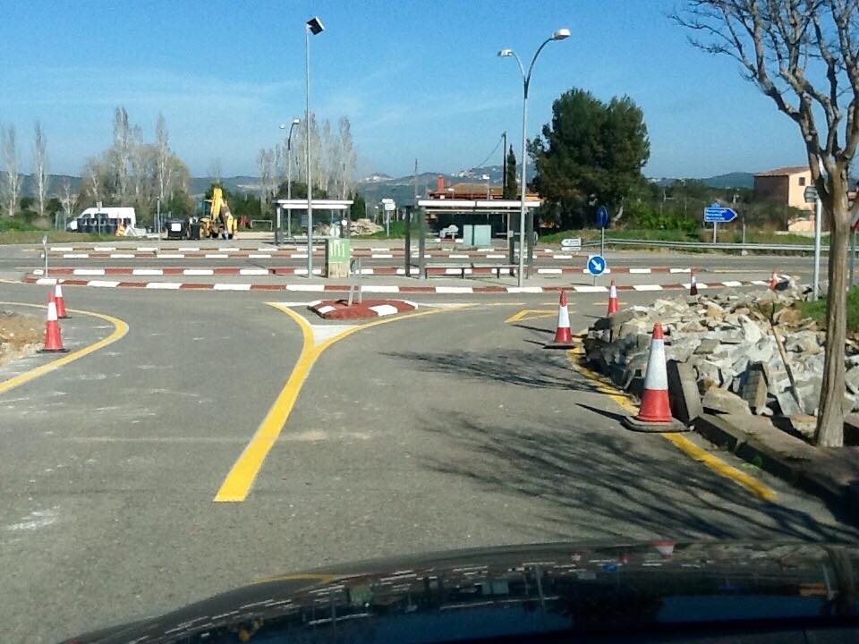 obres rotonda llofriu