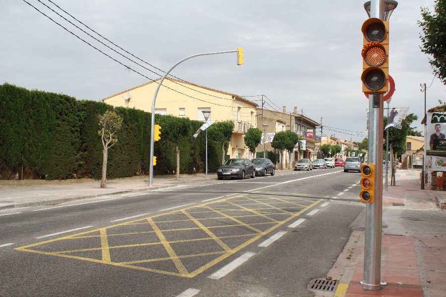 nou semafor llofriu