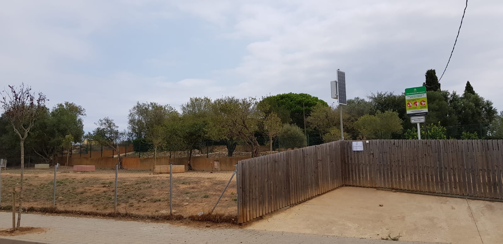 Control horari accés parc gossos Pi Verd, Palafrugell
