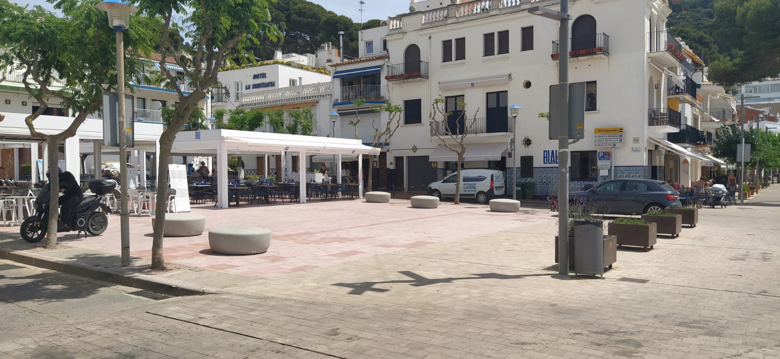 Bancs nous plaça Promontori de Llafranc, Àrea de Serveis Municipals, Ajuntament de Palafrugell